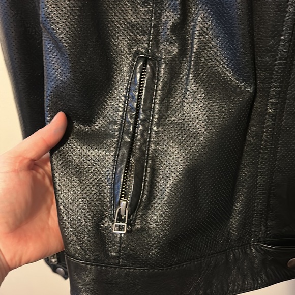 Ladies Danier Genuine Leather biker style jacket; size M - Picture 5 of 5